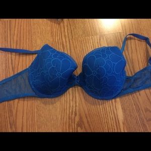 Lightly lined blue lacy bra